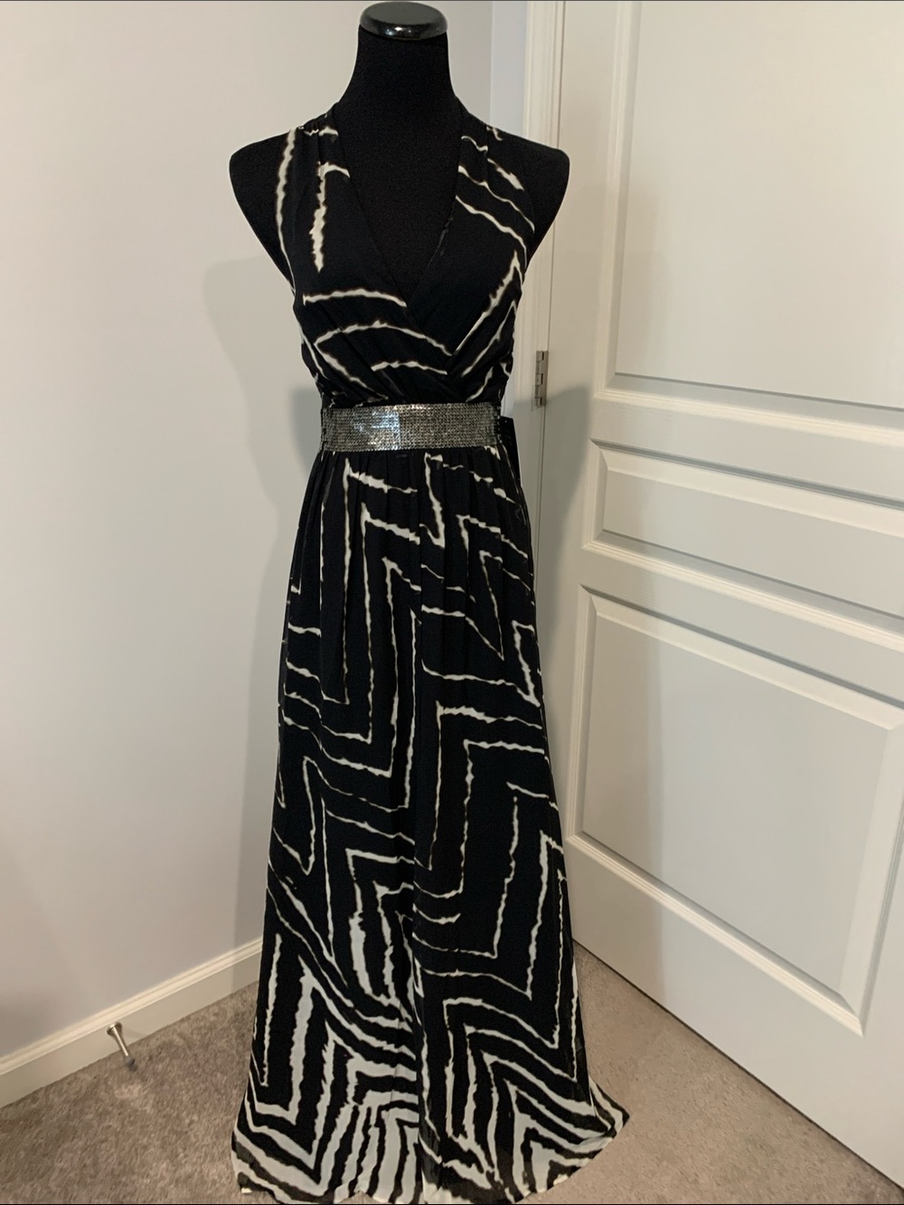 Express Black and White Geometric Maxi Dress with Sequin Waist